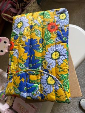 BAGGU puffy laptop flower discontinued